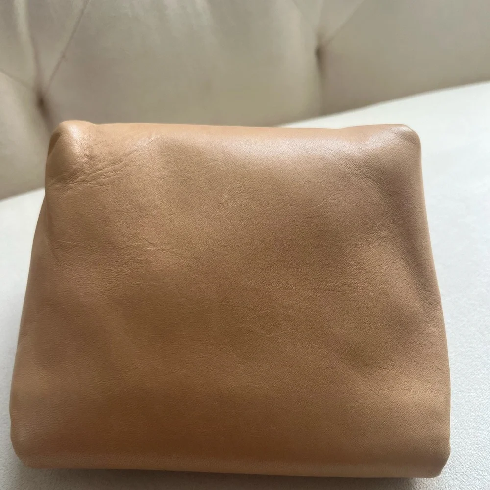 Rare🤎Louis Vuitton Tan Leather Flap Pouch with Vachetta Tab - Picture 3 of 4